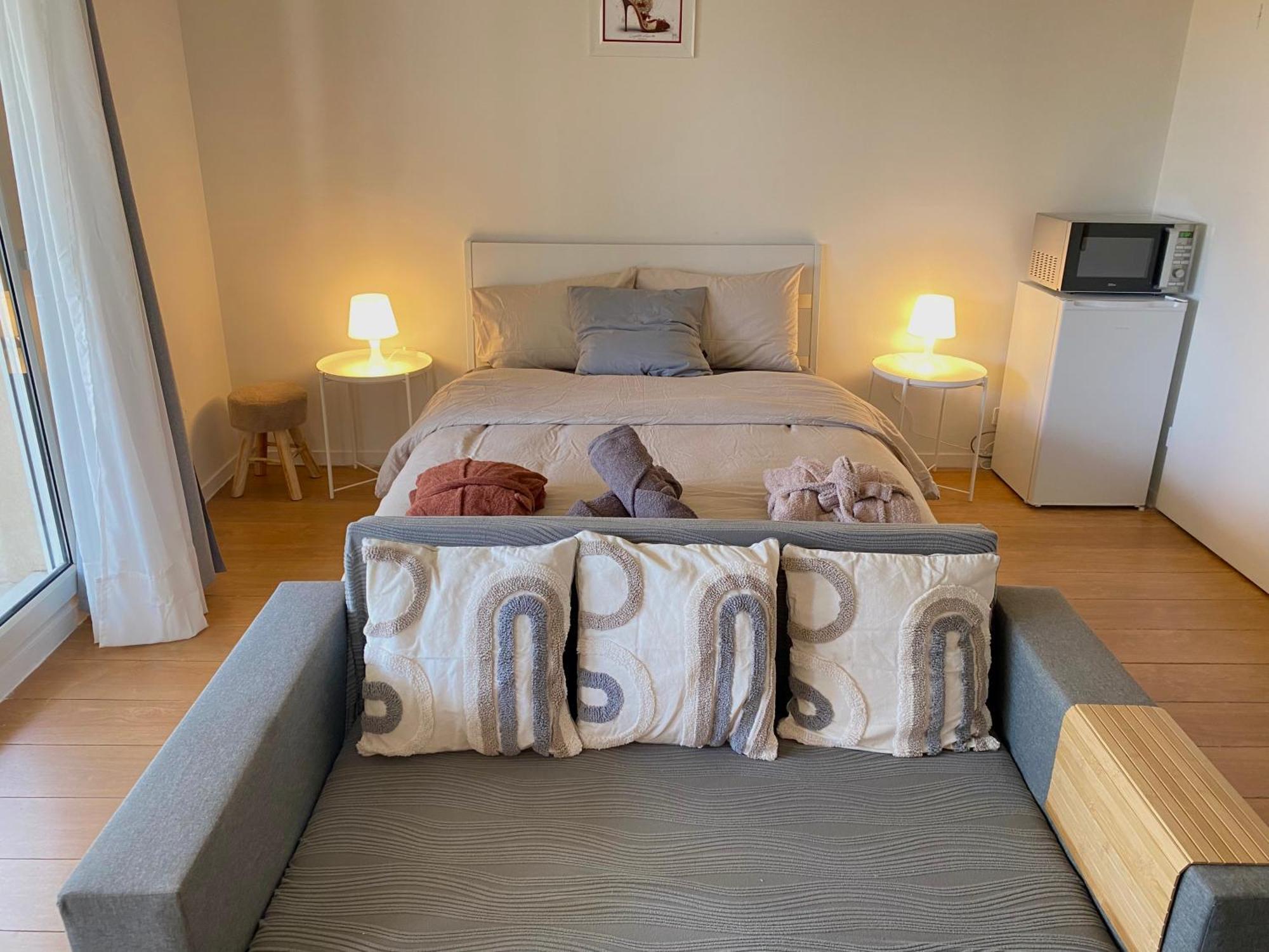 Cozy Riverfront Living, 5-Min Walk To Riverside Train Neuilly-Plaisance Luaran gambar