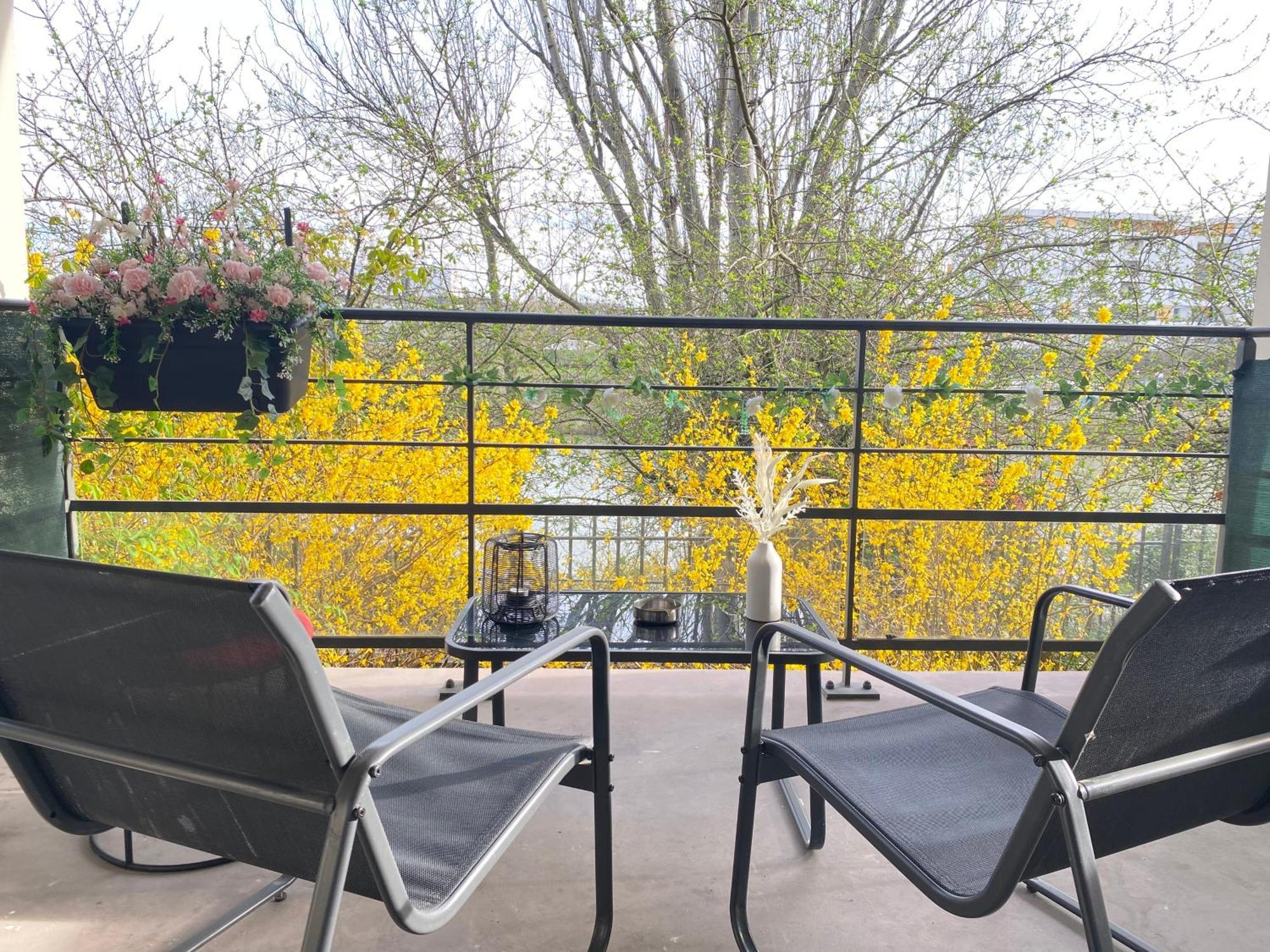 Cozy Riverfront Living, 5-Min Walk To Riverside Train Neuilly-Plaisance Luaran gambar